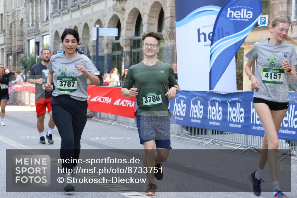 07.09.2025 - BARMER Alsterlauf Strokosch-Dieckow http://msf.ph/oto/8733751 07.09.2025 10:20:55 Ziel 2090, 2241, 3354, 3355, 3994, 4316, 5019, 5224, 5623, 5625, 5916 meine-sportfotos.de