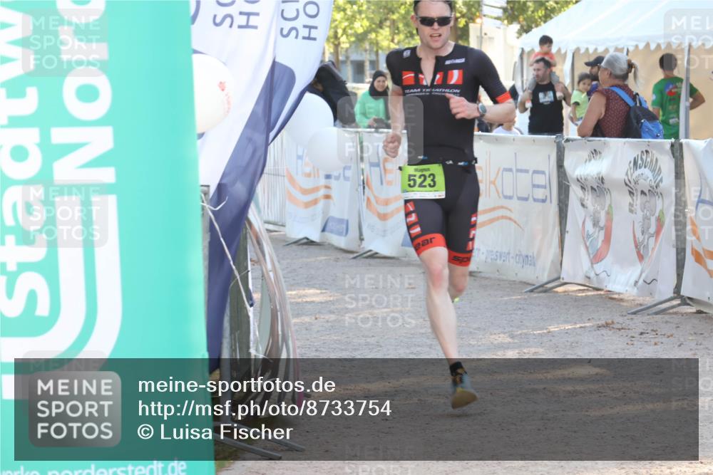 07.09.2025 - 19. Norderstedt Triathlon Luisa Fischer http://msf.ph/oto/8733754 07.09.2025 16:25:45 Ziel 523 meine-sportfotos.de