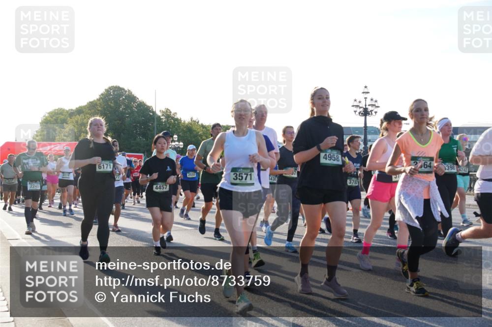 07.09.2025 - BARMER Alsterlauf Yannick Fuchs http://msf.ph/oto/8733759 07.09.2025 09:07:14 Laufen 4437, 2249, 4519, 6171, 4457, 2550, 3571, 1430, 4958, 3782, 364, 3981742 meine-sportfotos.de