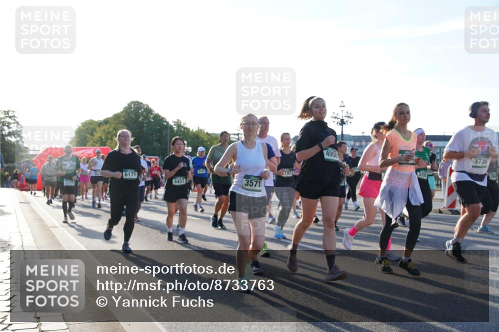 07.09.2025 - BARMER Alsterlauf Yannick Fuchs http://msf.ph/oto/8733763 07.09.2025 09:07:14 Laufen 6171, 4457, 3571, 707, 370, 4958, 339, 3735, 263 meine-sportfotos.de