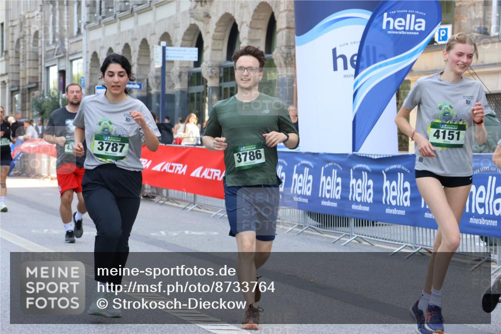 07.09.2025 - BARMER Alsterlauf Strokosch-Dieckow http://msf.ph/oto/8733764 07.09.2025 10:20:54 Ziel 2090, 2241, 3354, 3355, 3994, 4316, 5019, 5224, 5623, 5625, 5916 meine-sportfotos.de