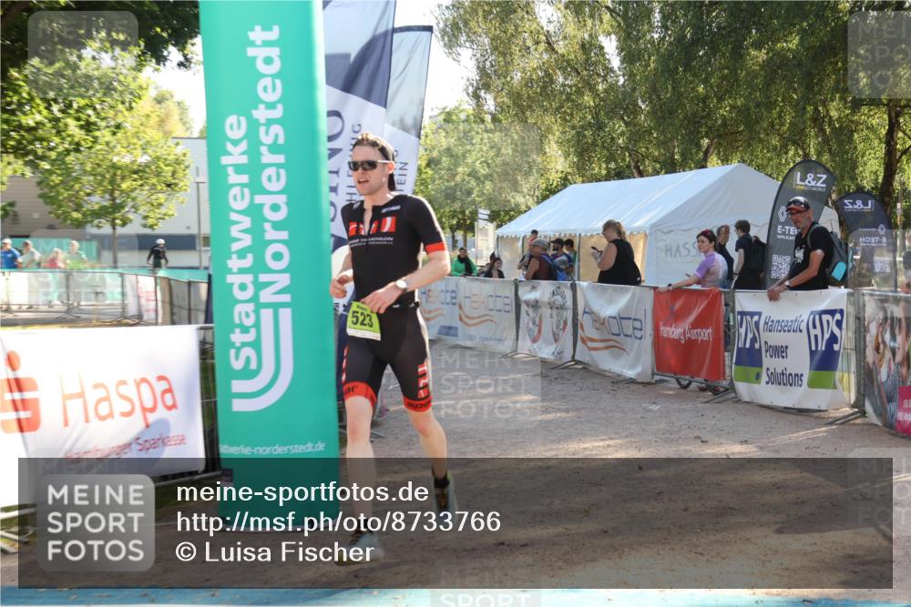 07.09.2025 - 19. Norderstedt Triathlon Luisa Fischer http://msf.ph/oto/8733766 07.09.2025 16:25:47 Ziel 523 meine-sportfotos.de