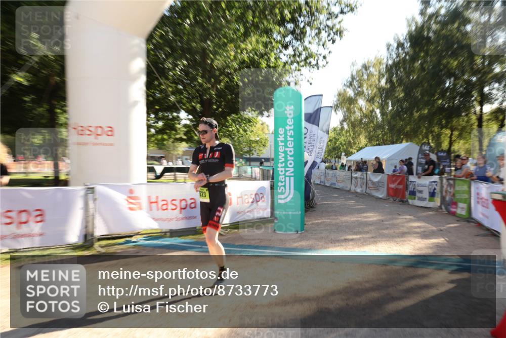 07.09.2025 - 19. Norderstedt Triathlon Luisa Fischer http://msf.ph/oto/8733773 07.09.2025 16:25:48 Ziel 523 meine-sportfotos.de