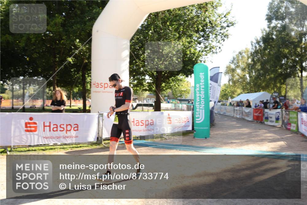 07.09.2025 - 19. Norderstedt Triathlon Luisa Fischer http://msf.ph/oto/8733774 07.09.2025 16:25:48 Ziel 523 meine-sportfotos.de