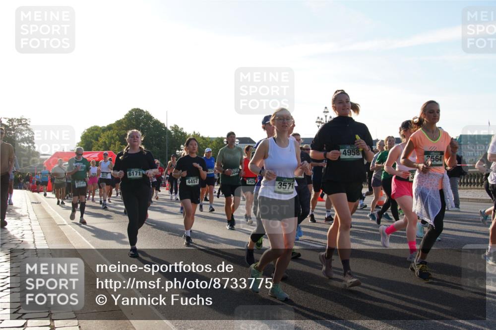 07.09.2025 - BARMER Alsterlauf Yannick Fuchs http://msf.ph/oto/8733775 07.09.2025 09:07:15 Laufen 4519, 2249, 6171, 50, 5040, 4457, 3429, 3571, 4958, 3564 meine-sportfotos.de