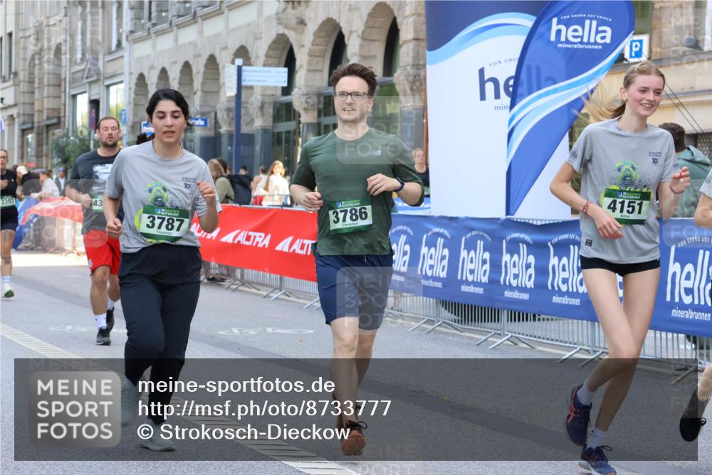 07.09.2025 - BARMER Alsterlauf Strokosch-Dieckow http://msf.ph/oto/8733777 07.09.2025 10:20:54 Ziel 2090, 2241, 3354, 3355, 3994, 4316, 5019, 5224, 5623, 5625, 5916 meine-sportfotos.de
