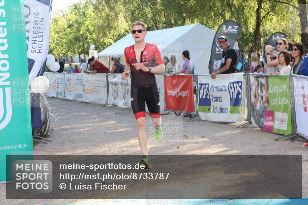 07.09.2025 - 19. Norderstedt Triathlon Luisa Fischer http://msf.ph/oto/8733787 07.09.2025 16:26:03 Ziel 499 meine-sportfotos.de