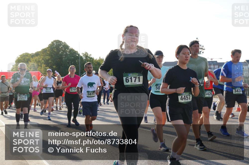 07.09.2025 - BARMER Alsterlauf Yannick Fuchs http://msf.ph/oto/8733804 07.09.2025 09:07:16 Laufen 4519, 5709, 4437, 2249, 5877, 136, 6171, 550, 4457, 40, 3429, 1284, 3430 meine-sportfotos.de