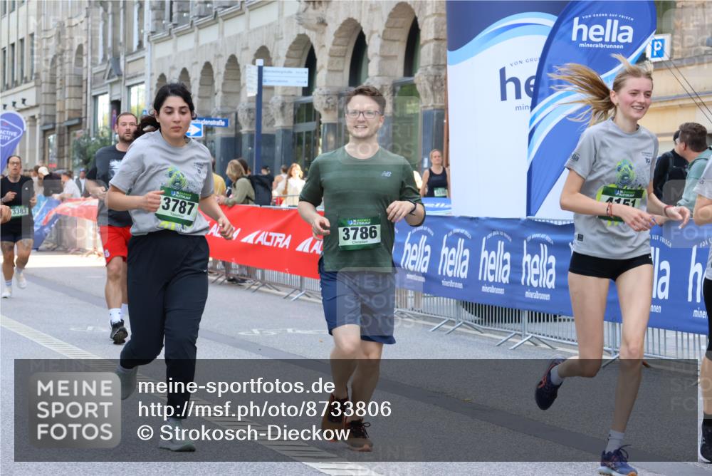 07.09.2025 - BARMER Alsterlauf Strokosch-Dieckow http://msf.ph/oto/8733806 07.09.2025 10:20:54 Ziel 2090, 2241, 3354, 3355, 3994, 4316, 5019, 5224, 5623, 5625, 5916 meine-sportfotos.de