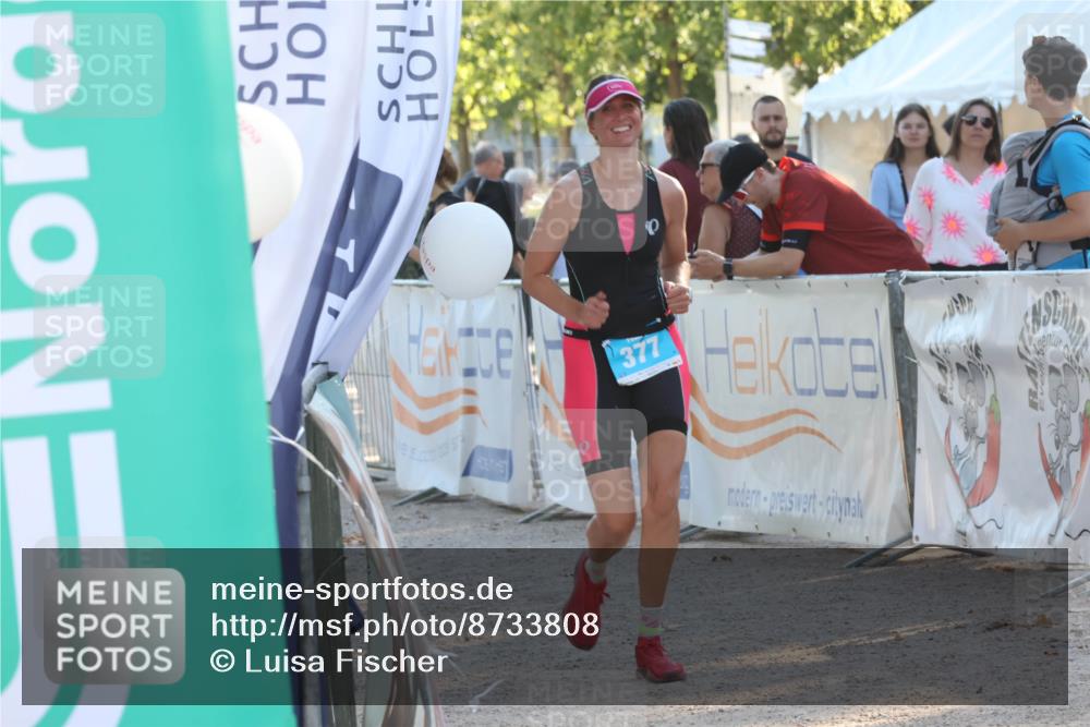 07.09.2025 - 19. Norderstedt Triathlon Luisa Fischer http://msf.ph/oto/8733808 07.09.2025 16:26:46 Ziel 377 meine-sportfotos.de