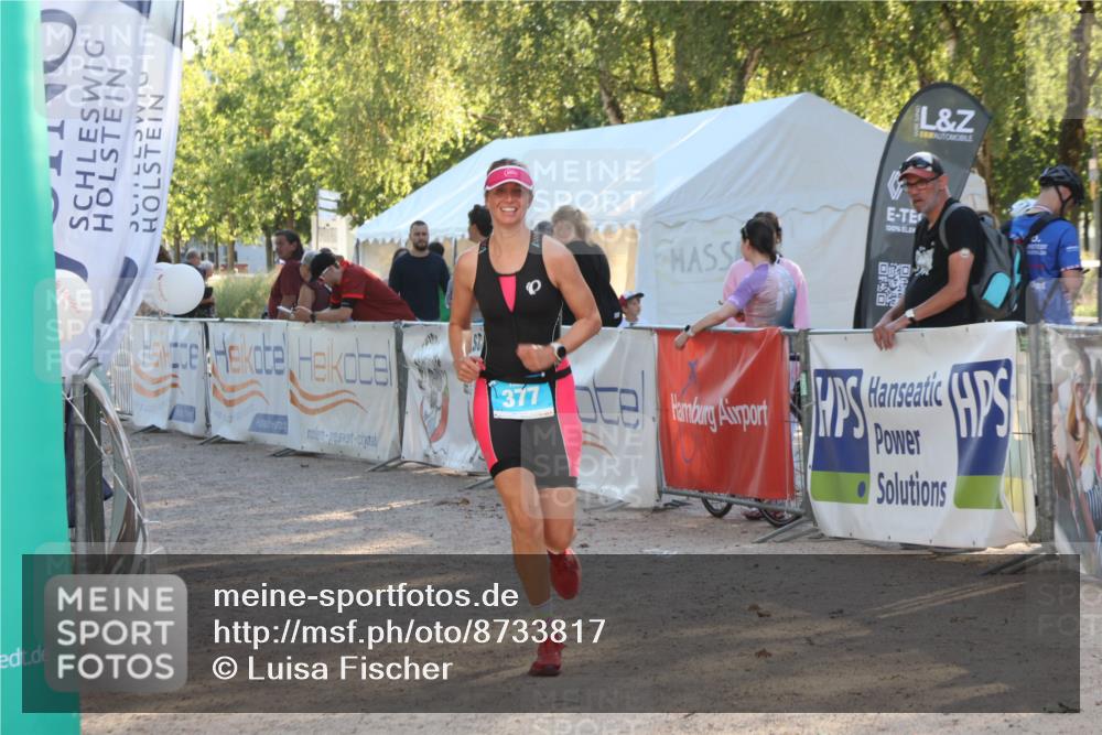 07.09.2025 - 19. Norderstedt Triathlon Luisa Fischer http://msf.ph/oto/8733817 07.09.2025 16:26:48 Ziel 377 meine-sportfotos.de