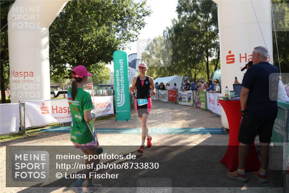 07.09.2025 - 19. Norderstedt Triathlon Luisa Fischer http://msf.ph/oto/8733830 07.09.2025 16:26:51 Ziel 377, 542 meine-sportfotos.de