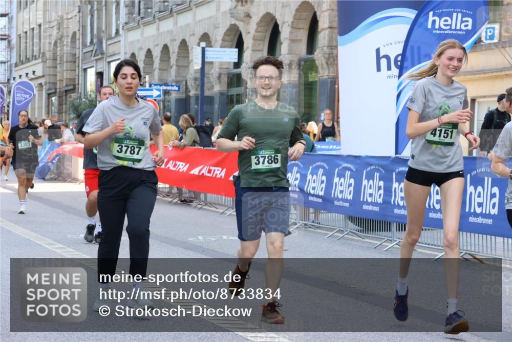 07.09.2025 - BARMER Alsterlauf Strokosch-Dieckow http://msf.ph/oto/8733834 07.09.2025 10:20:54 Ziel 2090, 2241, 3354, 3355, 3994, 4316, 5019, 5224, 5623, 5625, 5916 meine-sportfotos.de
