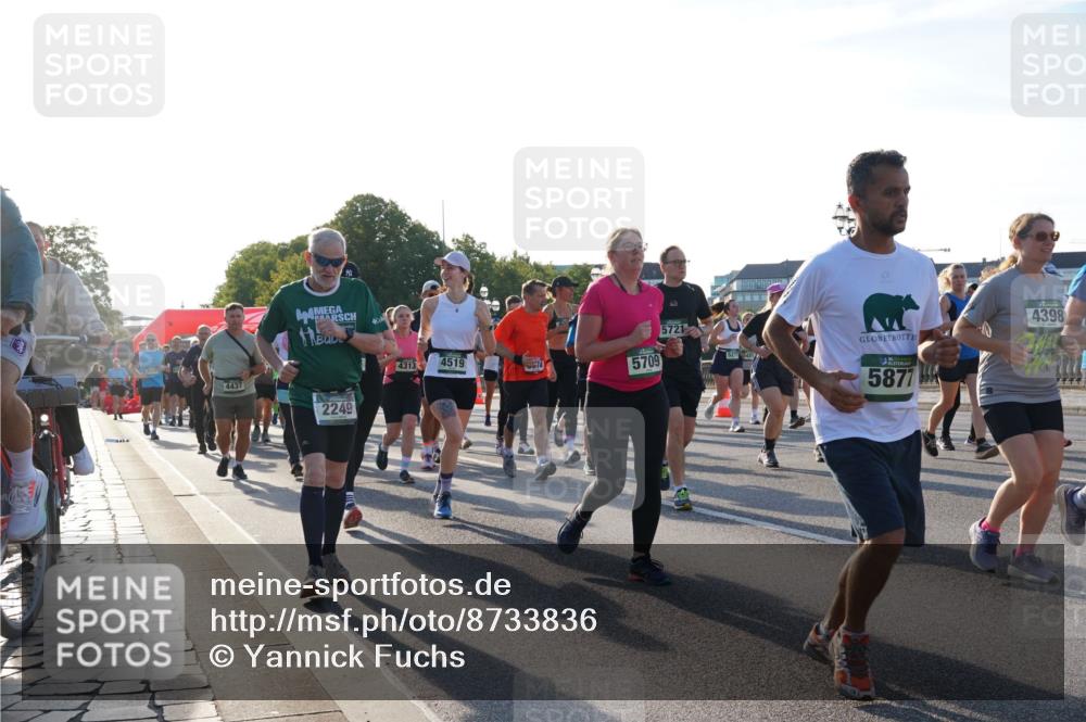 07.09.2025 - BARMER Alsterlauf Yannick Fuchs http://msf.ph/oto/8733836 07.09.2025 09:07:18 Laufen 4437, 2249, 5721, 4313, 4519, 5709, 527, 481, 5877, 4398 meine-sportfotos.de