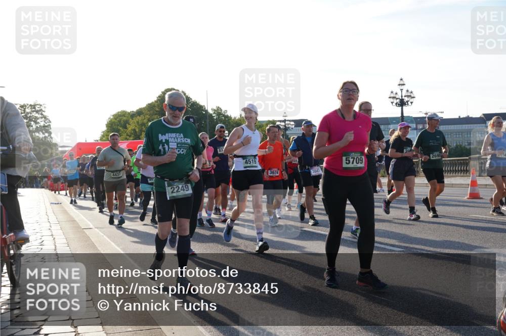 07.09.2025 - BARMER Alsterlauf Yannick Fuchs http://msf.ph/oto/8733845 07.09.2025 09:07:18 Laufen 3550, 4437, 2249, 4519, 29, 5709, 2691, 3674, 3647 meine-sportfotos.de