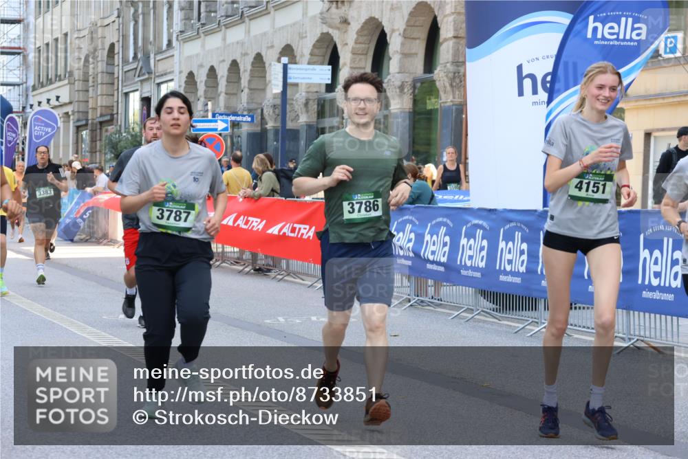 07.09.2025 - BARMER Alsterlauf Strokosch-Dieckow http://msf.ph/oto/8733851 07.09.2025 10:20:54 Ziel 2090, 2241, 3354, 3355, 3994, 4316, 5019, 5224, 5623, 5625, 5916 meine-sportfotos.de