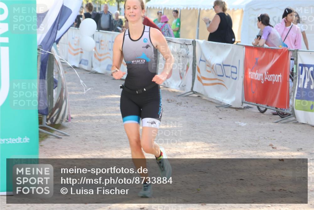 07.09.2025 - 19. Norderstedt Triathlon Luisa Fischer http://msf.ph/oto/8733884 07.09.2025 16:27:31 Ziel 452 meine-sportfotos.de