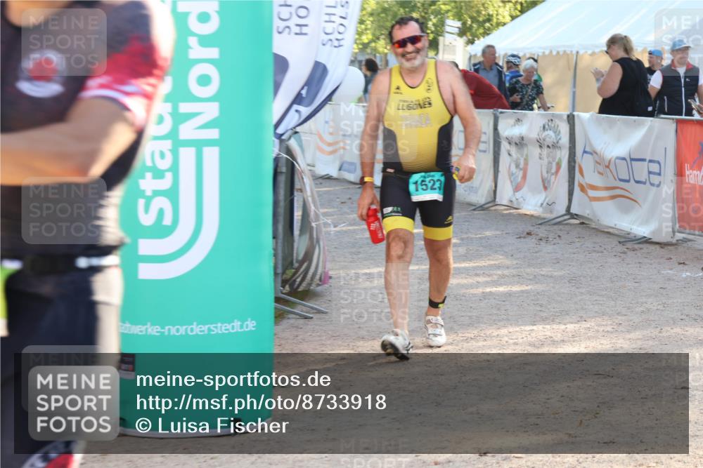 07.09.2025 - 19. Norderstedt Triathlon Luisa Fischer http://msf.ph/oto/8733918 07.09.2025 16:27:45 Ziel 497, 1523, 1528 meine-sportfotos.de