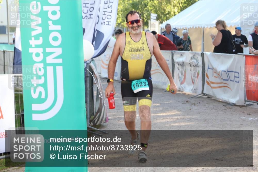 07.09.2025 - 19. Norderstedt Triathlon Luisa Fischer http://msf.ph/oto/8733925 07.09.2025 16:27:46 Ziel 497, 1523, 1528 meine-sportfotos.de