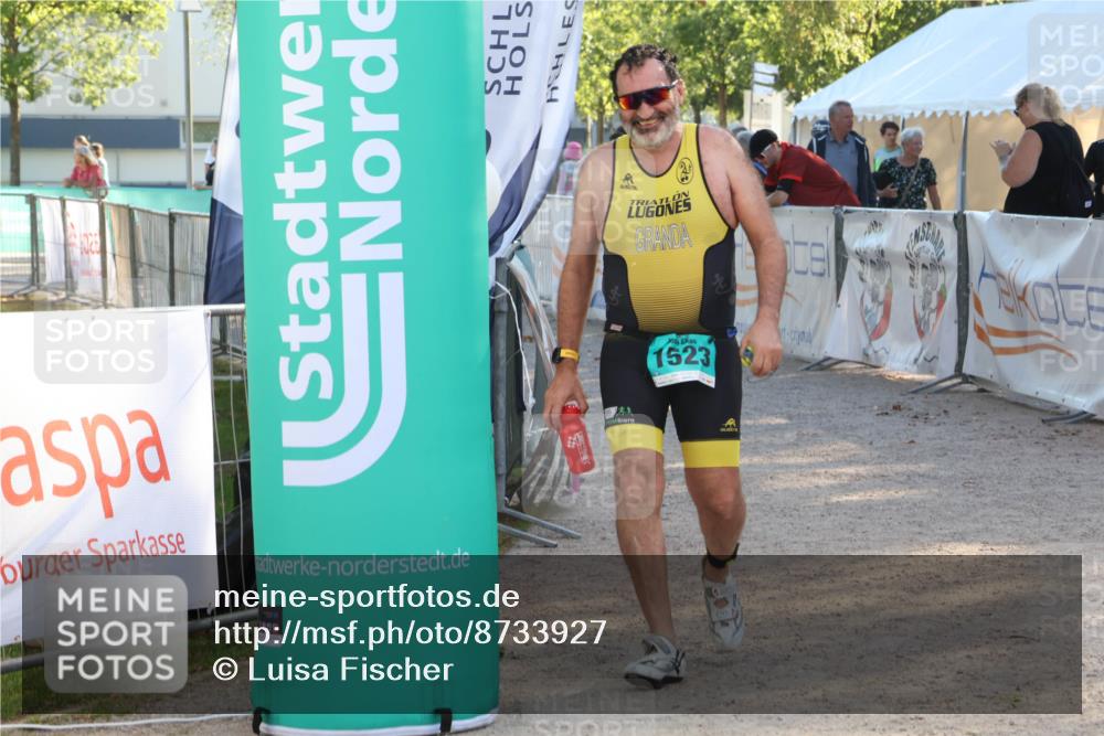 07.09.2025 - 19. Norderstedt Triathlon Luisa Fischer http://msf.ph/oto/8733927 07.09.2025 16:27:46 Ziel 497, 1523, 1528 meine-sportfotos.de