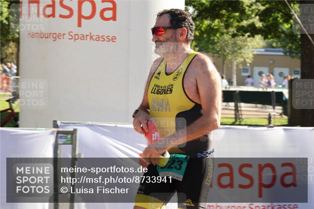 07.09.2025 - 19. Norderstedt Triathlon Luisa Fischer http://msf.ph/oto/8733941 07.09.2025 16:27:50 Ziel 497, 1523, 1528 meine-sportfotos.de