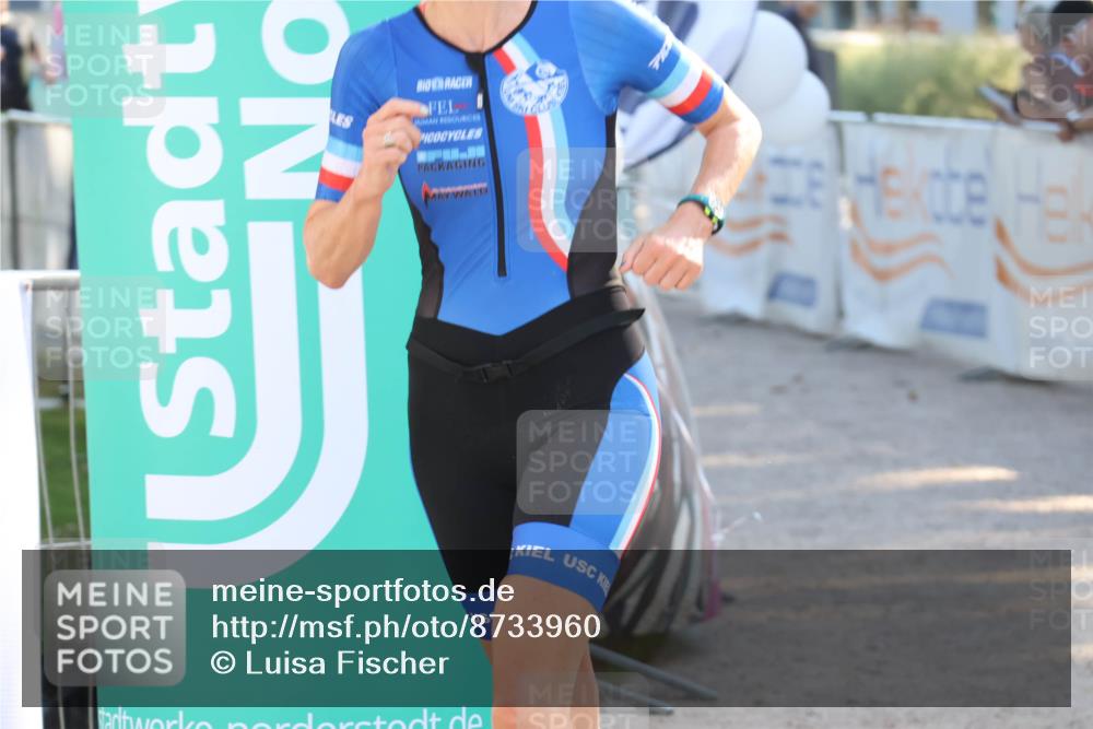 07.09.2025 - 19. Norderstedt Triathlon Luisa Fischer http://msf.ph/oto/8733960 07.09.2025 16:28:03 Ziel 479, 512, 524 meine-sportfotos.de