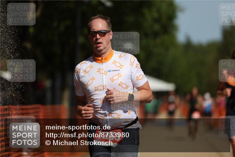 07.09.2025 - 19. Norderstedt Triathlon Michael Strokosch http://msf.ph/oto/8733980 07.09.2025 12:15:34 Laufen 807, 1253, 1305, 1315, 1358 meine-sportfotos.de