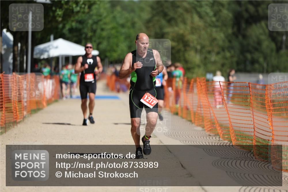 07.09.2025 - 19. Norderstedt Triathlon Michael Strokosch http://msf.ph/oto/8733989 07.09.2025 12:15:41 Laufen 703, 1217 meine-sportfotos.de