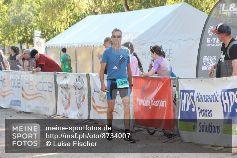 07.09.2025 - 19. Norderstedt Triathlon Luisa Fischer http://msf.ph/oto/8734007 07.09.2025 16:28:15 Ziel 535 meine-sportfotos.de