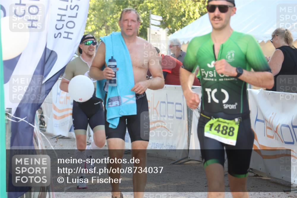07.09.2025 - 19. Norderstedt Triathlon Luisa Fischer http://msf.ph/oto/8734037 07.09.2025 16:28:22 Ziel 515, 1488, 1529 meine-sportfotos.de