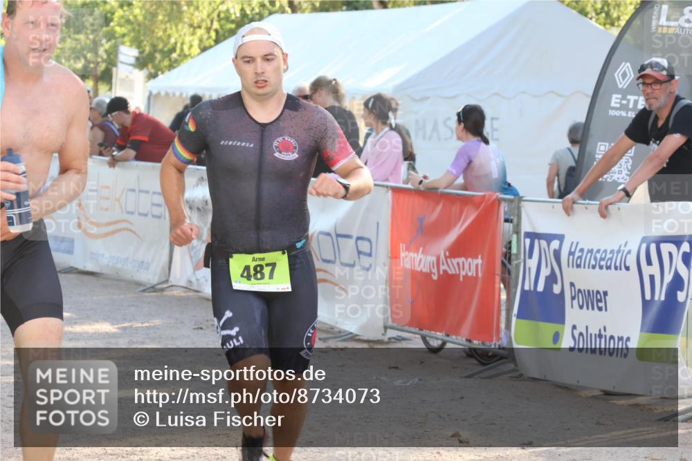 07.09.2025 - 19. Norderstedt Triathlon Luisa Fischer http://msf.ph/oto/8734073 07.09.2025 16:28:30 Ziel 487, 515, 1488, 1529, 1534 meine-sportfotos.de