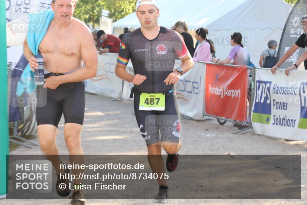 07.09.2025 - 19. Norderstedt Triathlon Luisa Fischer http://msf.ph/oto/8734075 07.09.2025 16:28:30 Ziel 487, 515, 1488, 1529, 1534 meine-sportfotos.de