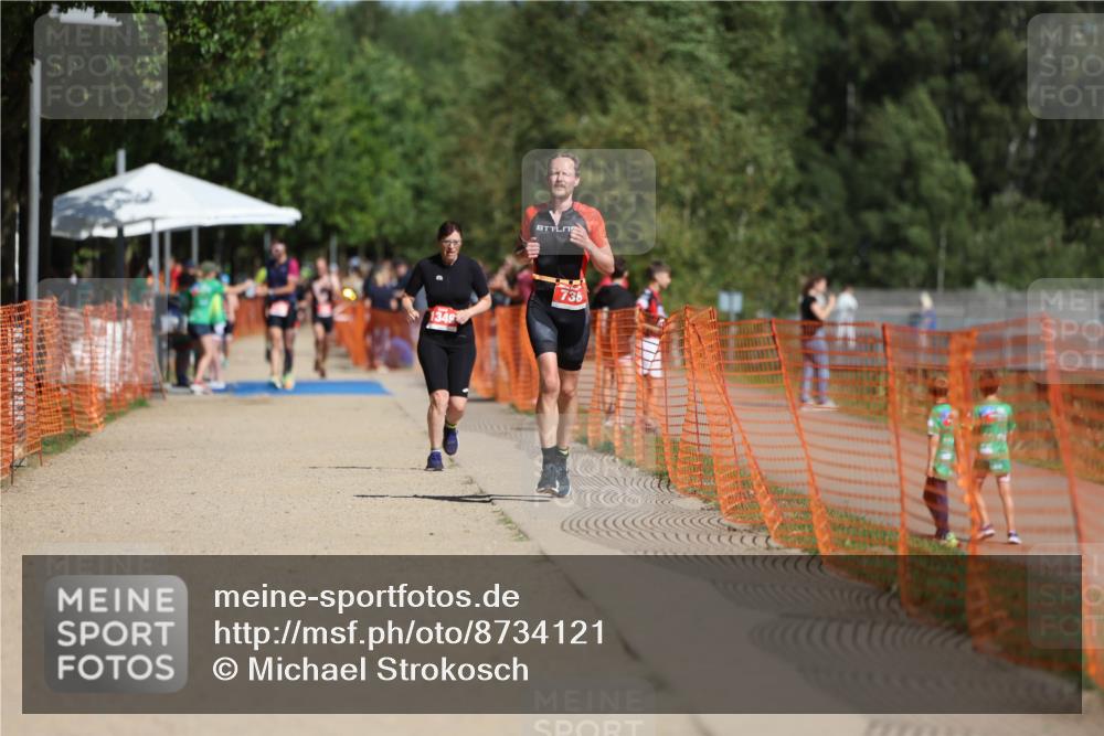 07.09.2025 - 19. Norderstedt Triathlon Michael Strokosch http://msf.ph/oto/8734121 07.09.2025 12:16:32 Laufen 736, 823 meine-sportfotos.de