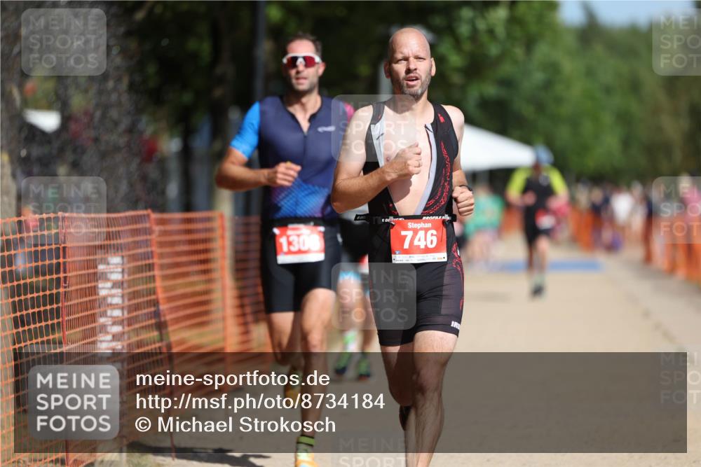 07.09.2025 - 19. Norderstedt Triathlon Michael Strokosch http://msf.ph/oto/8734184 07.09.2025 12:16:51 Laufen 746, 796, 1306 meine-sportfotos.de