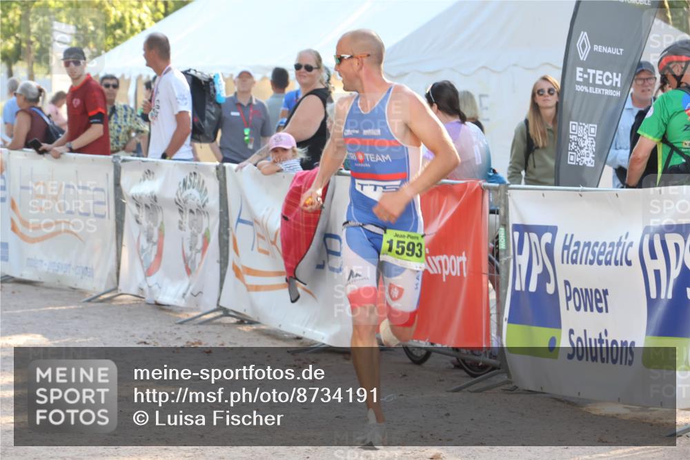 07.09.2025 - 19. Norderstedt Triathlon Luisa Fischer http://msf.ph/oto/8734191 07.09.2025 16:29:52 Ziel 496, 544, 1593 meine-sportfotos.de
