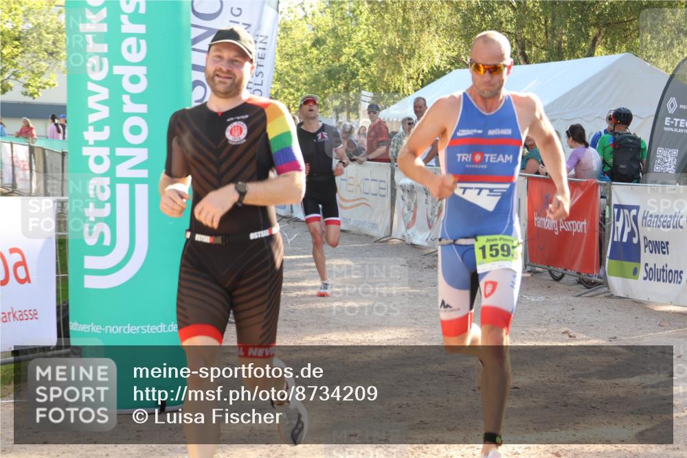 07.09.2025 - 19. Norderstedt Triathlon Luisa Fischer http://msf.ph/oto/8734209 07.09.2025 16:29:54 Ziel 496, 544, 1593 meine-sportfotos.de