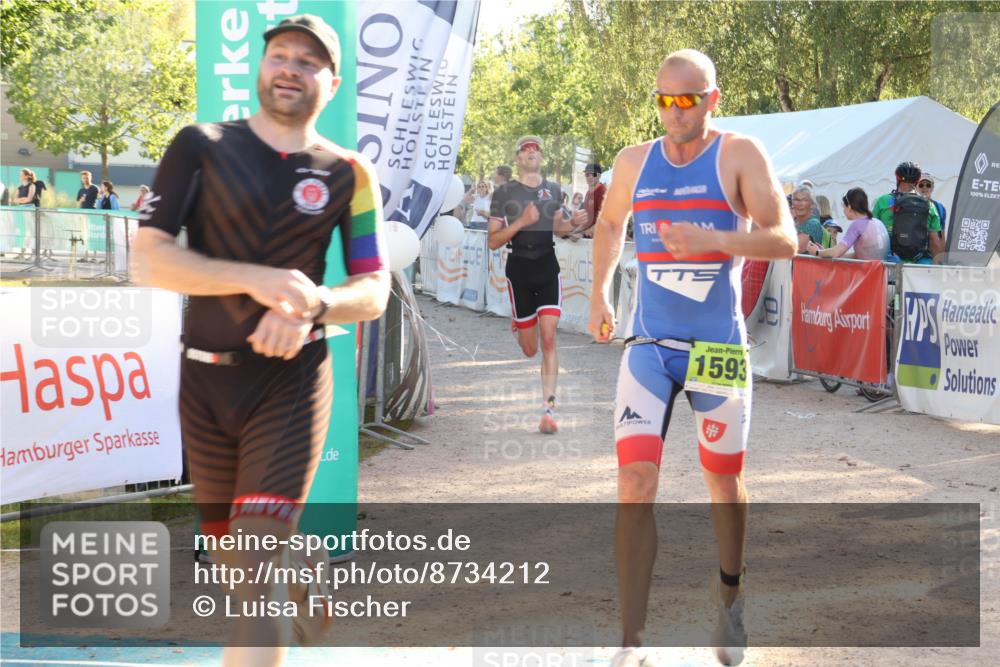 07.09.2025 - 19. Norderstedt Triathlon Luisa Fischer http://msf.ph/oto/8734212 07.09.2025 16:29:54 Ziel 496, 544, 1593 meine-sportfotos.de