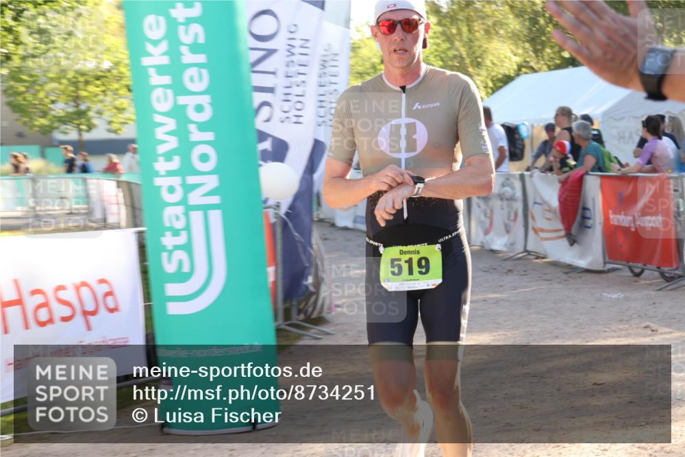 07.09.2025 - 19. Norderstedt Triathlon Luisa Fischer http://msf.ph/oto/8734251 07.09.2025 16:30:14 Ziel 519, 552, 1504, 1510 meine-sportfotos.de