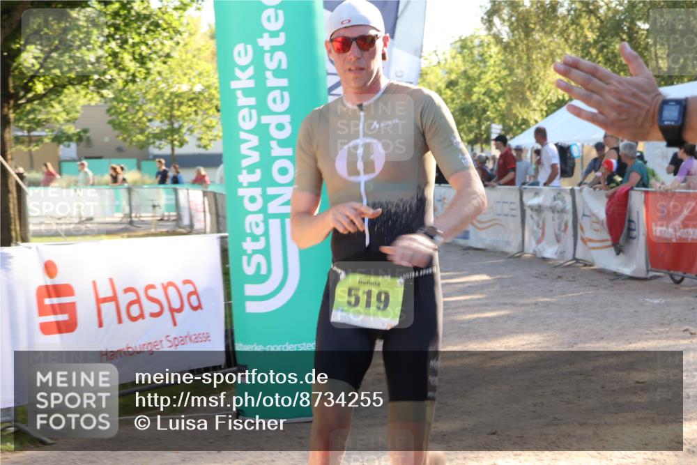 07.09.2025 - 19. Norderstedt Triathlon Luisa Fischer http://msf.ph/oto/8734255 07.09.2025 16:30:14 Ziel 519, 552, 1504, 1510 meine-sportfotos.de