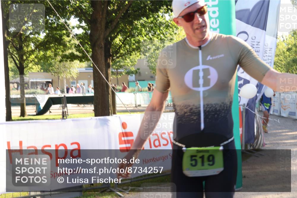 07.09.2025 - 19. Norderstedt Triathlon Luisa Fischer http://msf.ph/oto/8734257 07.09.2025 16:30:15 Ziel 519, 552, 1510 meine-sportfotos.de