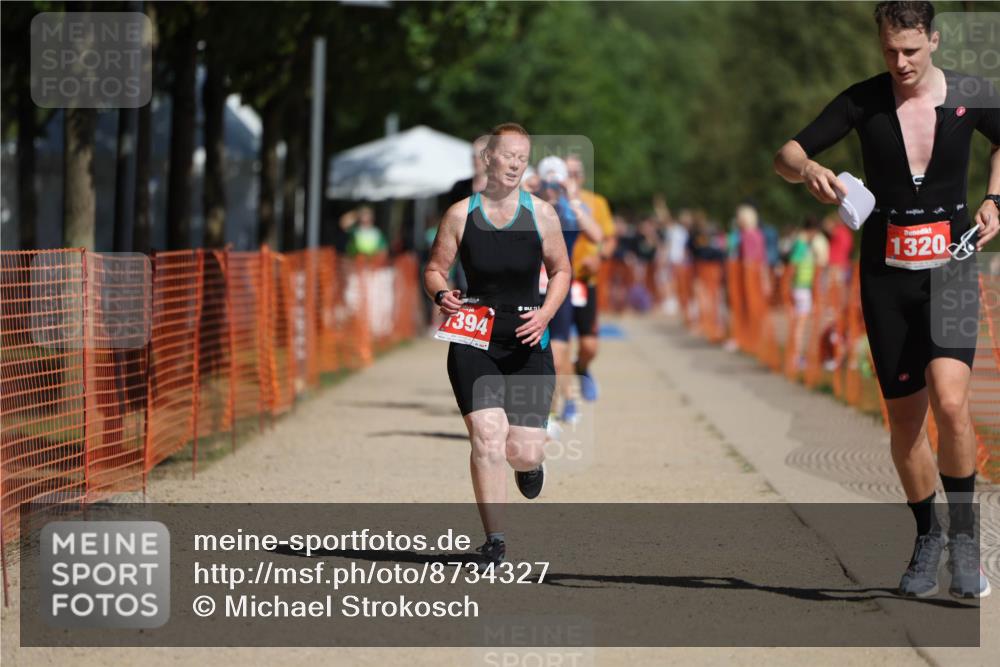 07.09.2025 - 19. Norderstedt Triathlon Michael Strokosch http://msf.ph/oto/8734327 07.09.2025 12:17:25 Laufen 303, 1320, 1394 meine-sportfotos.de