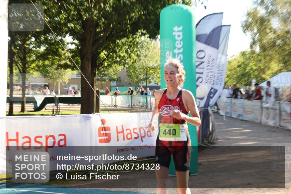 07.09.2025 - 19. Norderstedt Triathlon Luisa Fischer http://msf.ph/oto/8734328 07.09.2025 16:30:33 Ziel 440 meine-sportfotos.de