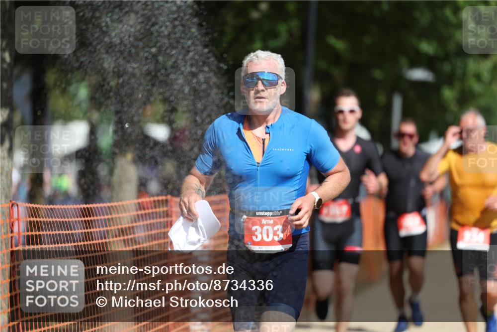 07.09.2025 - 19. Norderstedt Triathlon Michael Strokosch http://msf.ph/oto/8734336 07.09.2025 12:17:32 Laufen 234, 252, 303, 1357, 1394 meine-sportfotos.de
