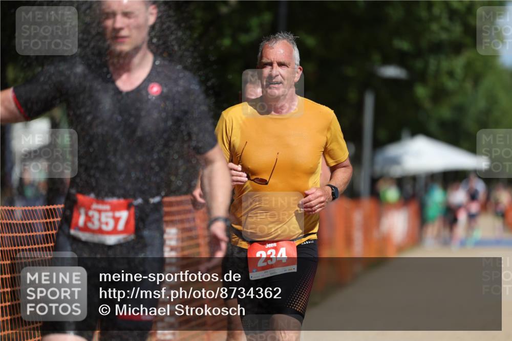 07.09.2025 - 19. Norderstedt Triathlon Michael Strokosch http://msf.ph/oto/8734362 07.09.2025 12:17:35 Laufen 234, 252, 303, 1357 meine-sportfotos.de