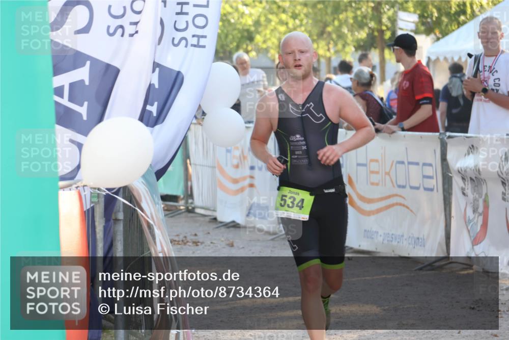 07.09.2025 - 19. Norderstedt Triathlon Luisa Fischer http://msf.ph/oto/8734364 07.09.2025 16:30:56 Ziel 534, 548 meine-sportfotos.de