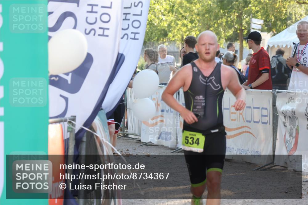07.09.2025 - 19. Norderstedt Triathlon Luisa Fischer http://msf.ph/oto/8734367 07.09.2025 16:30:56 Ziel 534, 548 meine-sportfotos.de