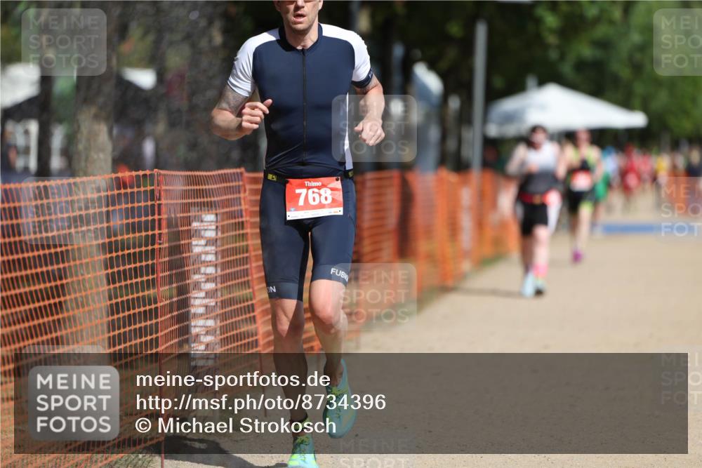 07.09.2025 - 19. Norderstedt Triathlon Michael Strokosch http://msf.ph/oto/8734396 07.09.2025 12:17:49 Laufen 768 meine-sportfotos.de