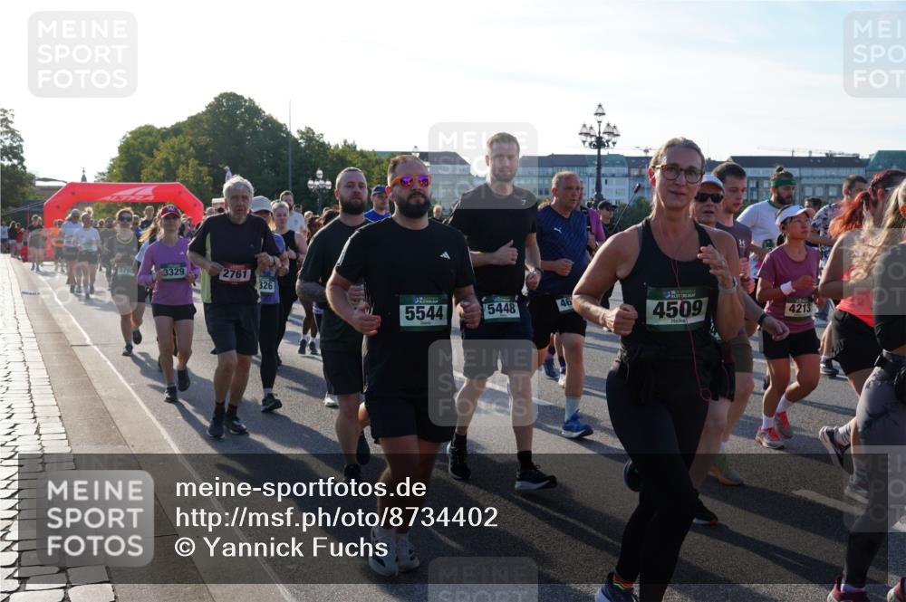 07.09.2025 - BARMER Alsterlauf Yannick Fuchs http://msf.ph/oto/8734402 07.09.2025 09:08:00 Laufen 5765, 3329, 2761, 326, 4210, 5544, 15448, 46, 4509, 4213 meine-sportfotos.de