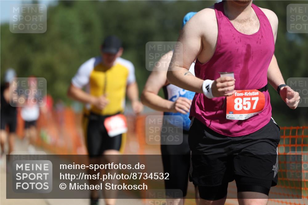 07.09.2025 - 19. Norderstedt Triathlon Michael Strokosch http://msf.ph/oto/8734532 07.09.2025 12:18:24 Laufen 237, 795, 857, 1300, 1313, 1371 meine-sportfotos.de