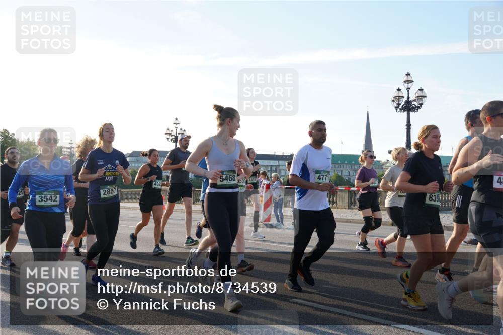 07.09.2025 - BARMER Alsterlauf Yannick Fuchs http://msf.ph/oto/8734539 07.09.2025 09:08:08 Laufen 3542, 2857, 488, 5468, 350, 4316, 4771, 835, 45 meine-sportfotos.de